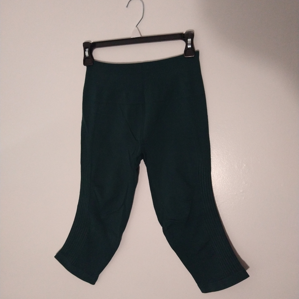 Lululemon in the flow Crop seamless yoga Leggings - Picture 3 of 9